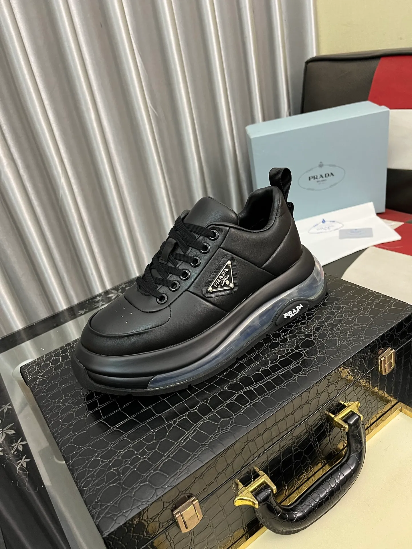 Men's Men's Shoes💰640⌚️⌚️《PRADA*》The latest and most popular casual shoes, top brand [seduce] luxury~purchase, top~quality. [Strong] The upper is made of imported breathable cowhide with cloth material ➕ breathable sheepskin feet (•) and fine workmanship. Code number: 38-442️⃣Colors available